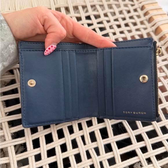 Tory Burch Leather Compact Wallet - Picture 4 of 7